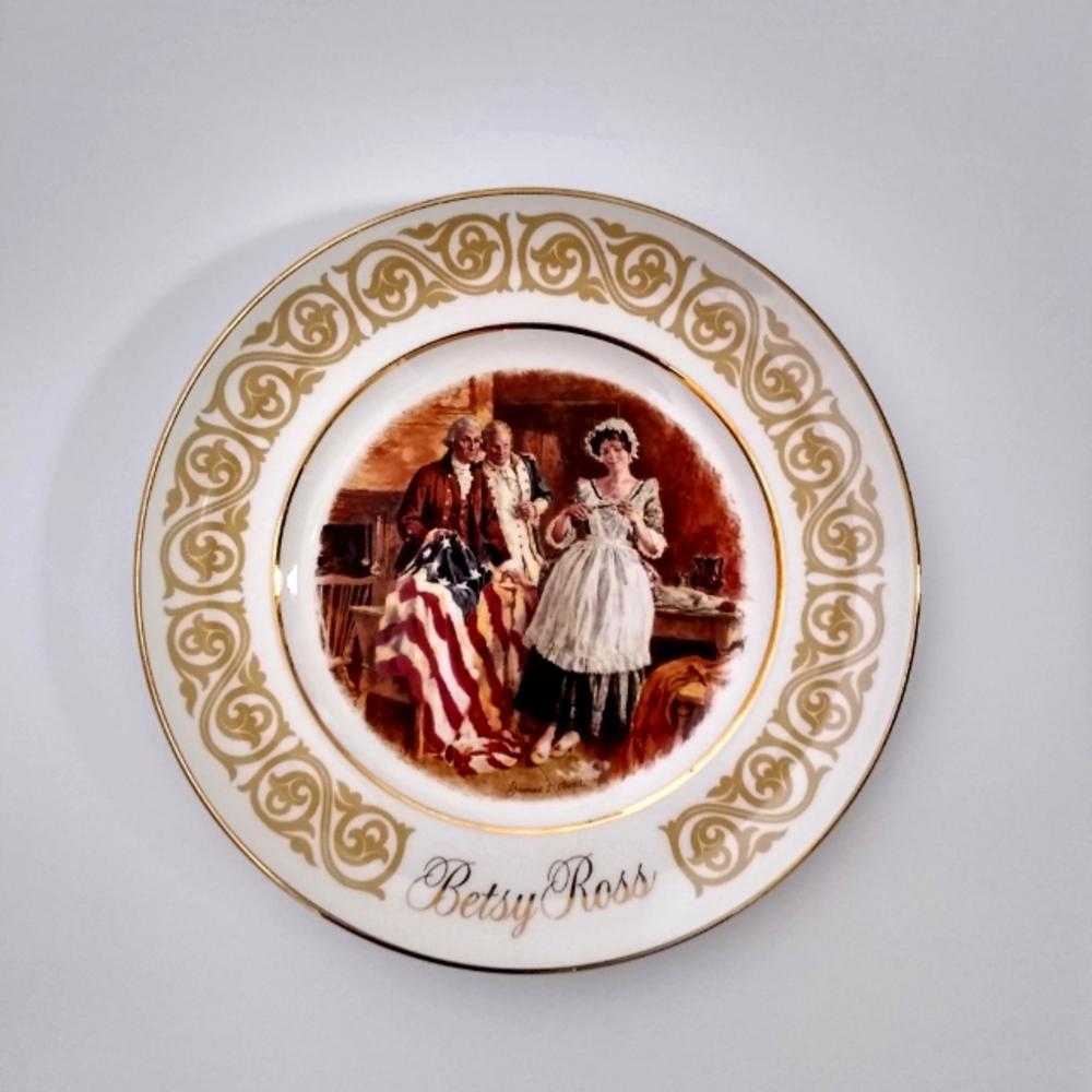 1973 Vintage Avon Betsy Ross Collectors Plate